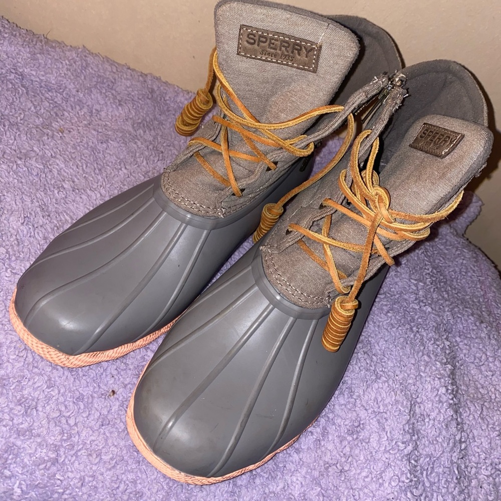 Grey / Pink Sperry Duck Boots